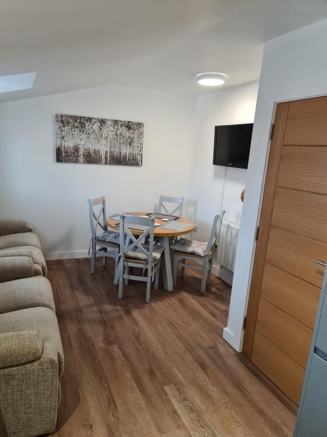 2 Bedroom Central Apartment Leek Bagian luar foto